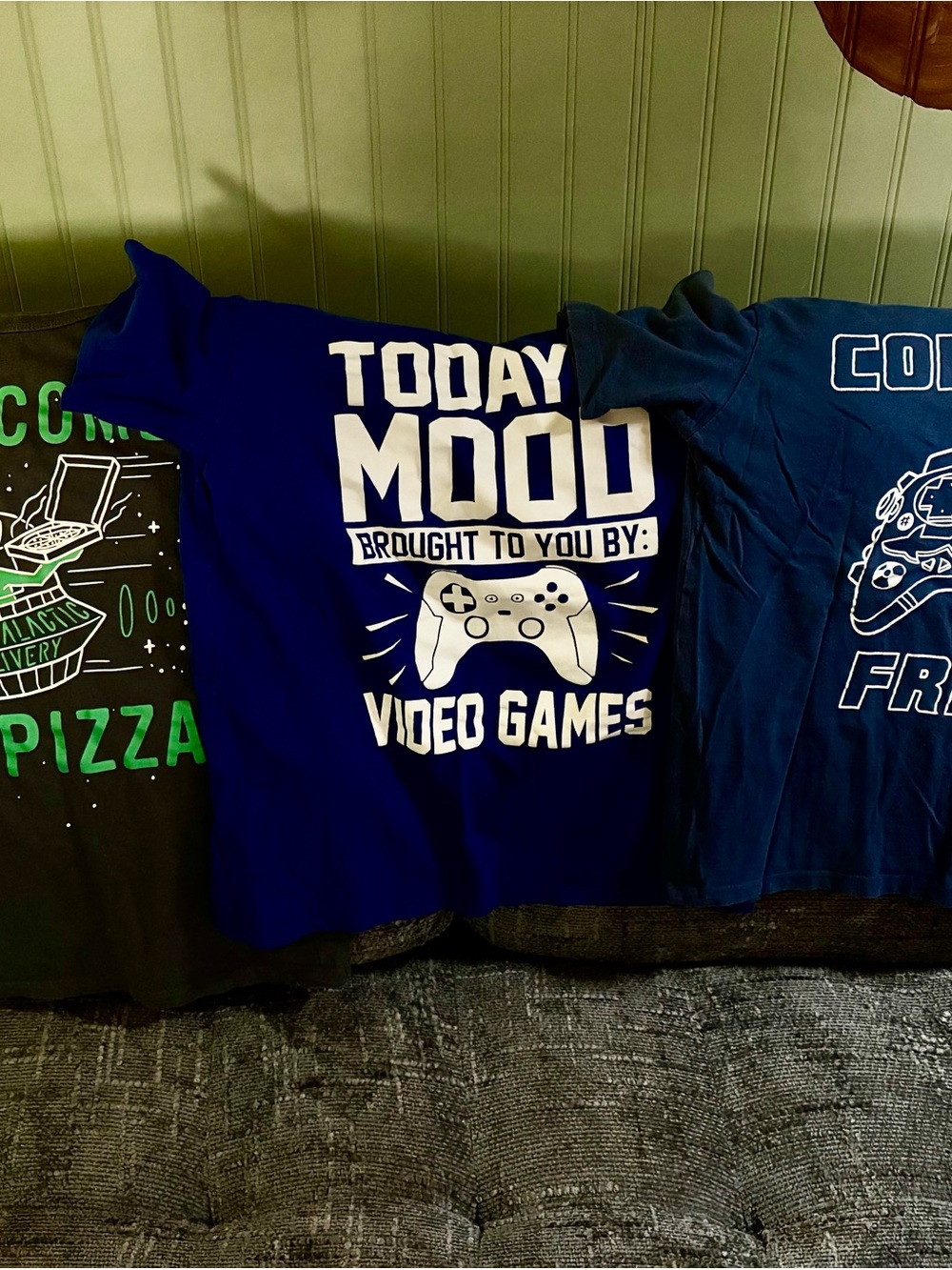 Place boys tee shirts bundle of three